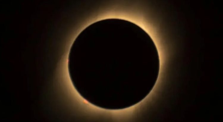 Extienden vacaciones por eclipse solar en México
