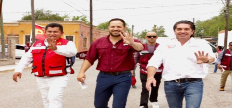 Luis Fernando Salazar candidato a senador de la República por Morena recorre el centro de Frontera