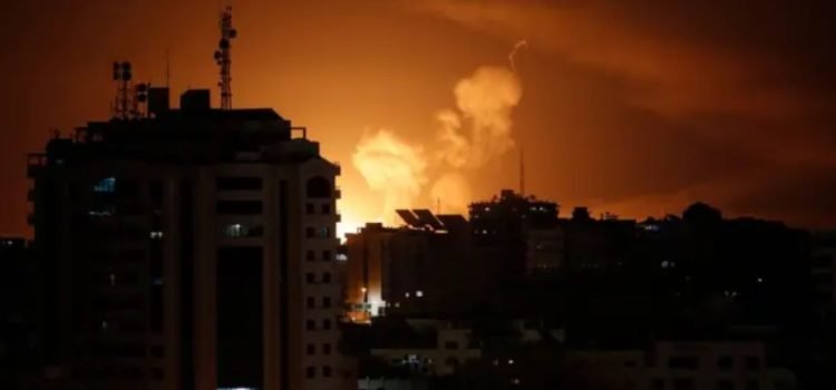 Ataque aéreo en Beirut: Israel golpea un bastión de Hezbolá en medio de crecientes tensiones