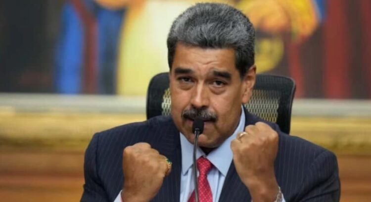 Argentina emite orden de arresto contra Nicolás Maduro