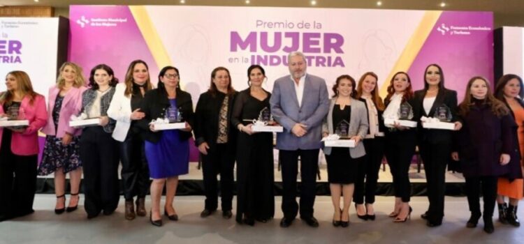 El Alcalde de Saltillo reconoce a las mujeres de la industria