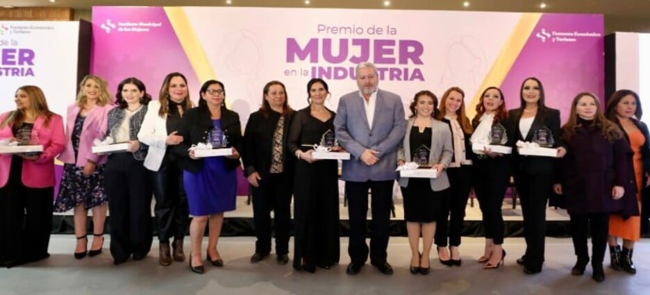 El Alcalde de Saltillo reconoce a las mujeres de la industria