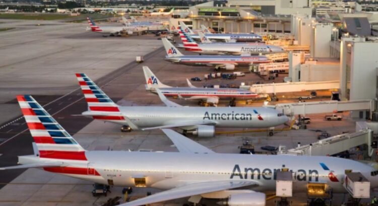 Problemas técnicos interrumpen operaciones de American Airlines en plena temporada navideña