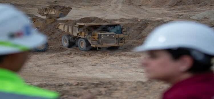 Los mineros sobrevivientes de ‘El Pinabete’ demandan al Gobierno Federal exigiendo indemnización