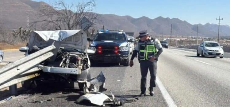 AL regresar de un concierto, choca contra base metálica en la carretera Monterrey-Saltillo