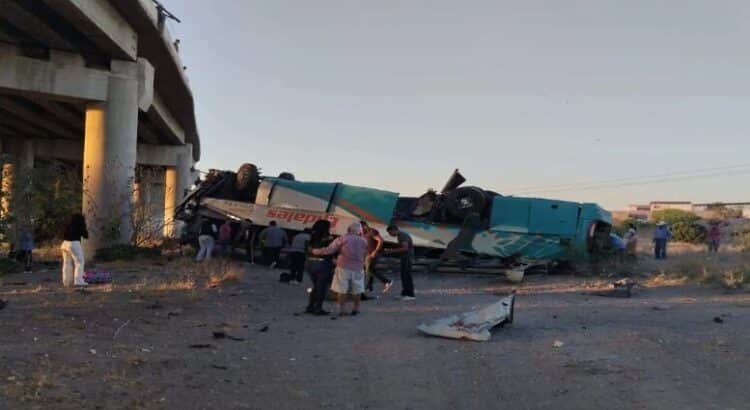 Un trágico accidente en la carretera Torreón – San Pedro deja como saldo 29 personas heridas y 2 sin vida