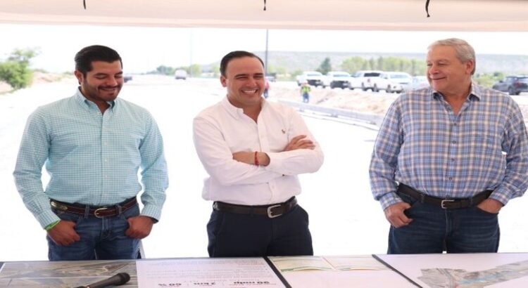El gobernador Manolo Jiménez supervisa la ampliación de vía Saltillo-Zacatecas