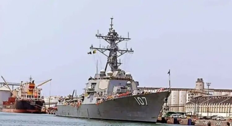 Atraca destructor estadouninse en el puerto de Veracruz