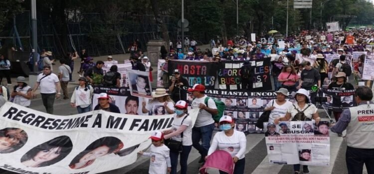 Las madres buscadoras del estado de Coahuila marchan en CDMX en el Día de las Madres