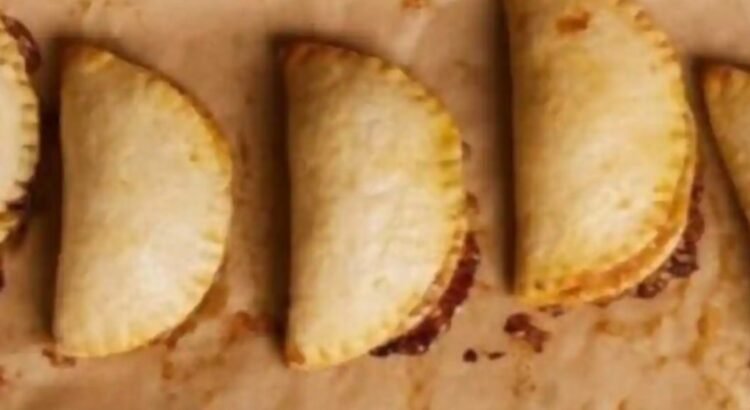 Mujer envenena a 40 presuntos criminales con empanadas en Haití