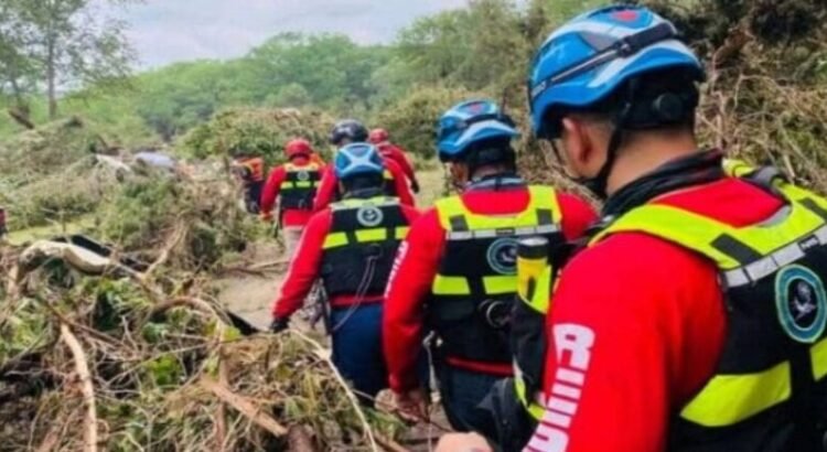 Los rescatistas coahuilenses recuperan cuerpo sin vida en las inundaciones de Texas