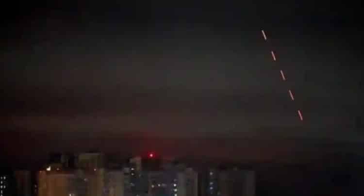Acuerdan Zelenski y Trump reforzar defensa aérea ucraniana