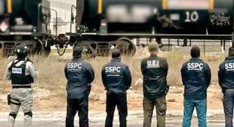 Aseguran 15 millones de litros de huachicol