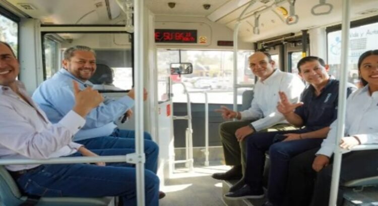 Ramos Arizpe inaugura la primer ruta de transporte para estudiantes gratuito de Coahuila