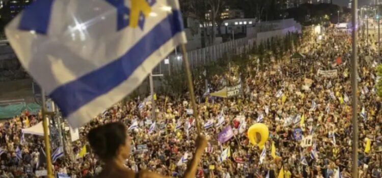 Marchan miles en Tel Aviv para exigir fin a la guerra en Gaza