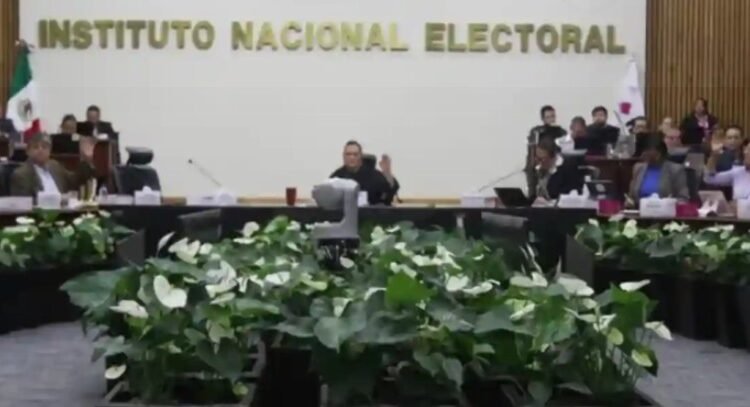 Recorta el Ejecutivo 12% al presupuesto solicitado por el INE