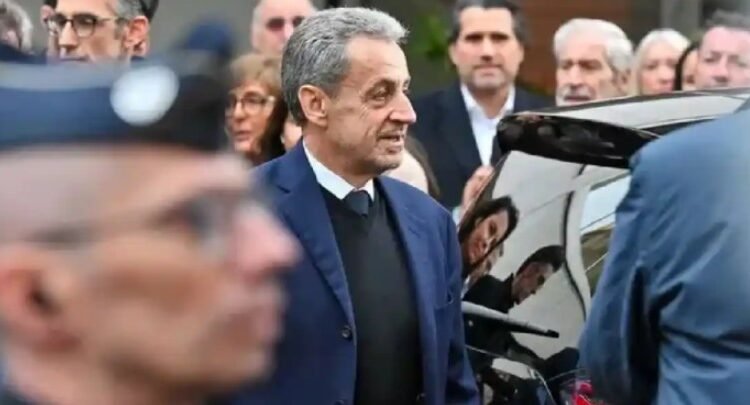 Solo duró Sarkozy 20 días en prisión