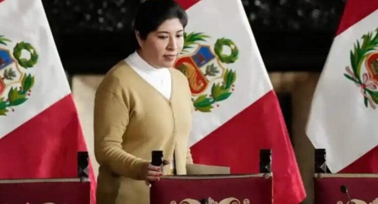 Ordena Perú captura internacional de la exprimera ministra Betssy Chávez