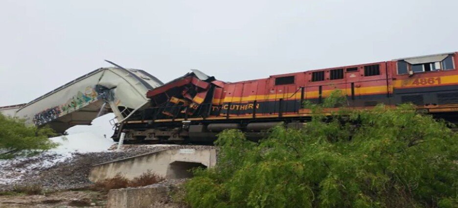 Un choque entre trenes en Coahuila deja a 2 maquinistas heridos
