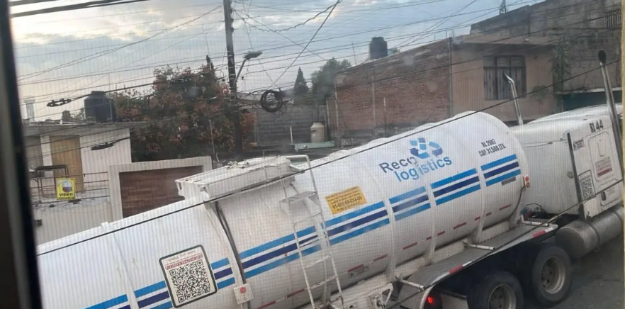 Evacuan a 150 personas por alerta de explosión de pipa en Saltillo
